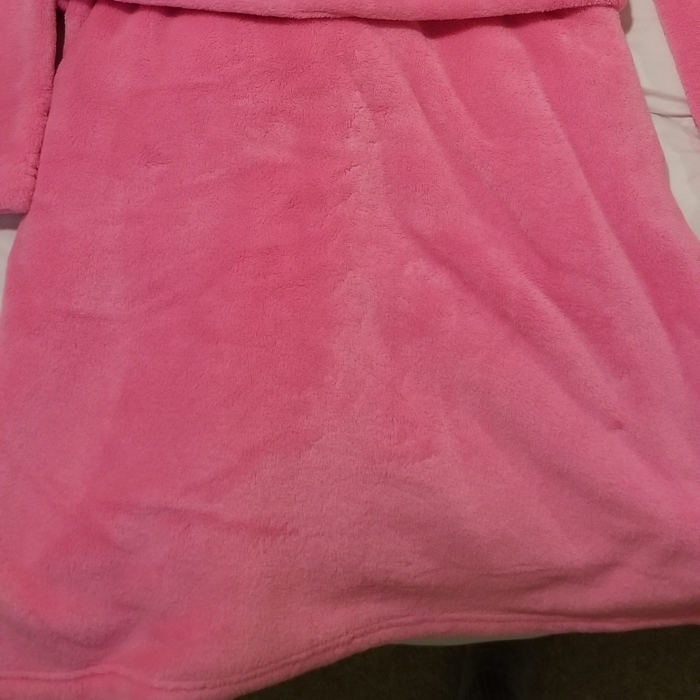 Victoria's Secret Robe - Picture 5 of 5